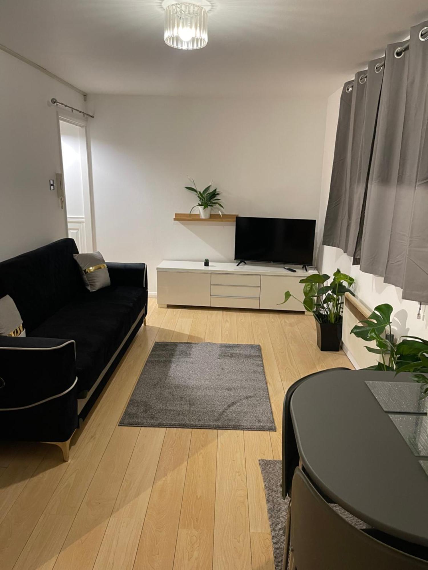 Cosy Flat Behind A Creekbeach In Grays Bagian luar foto