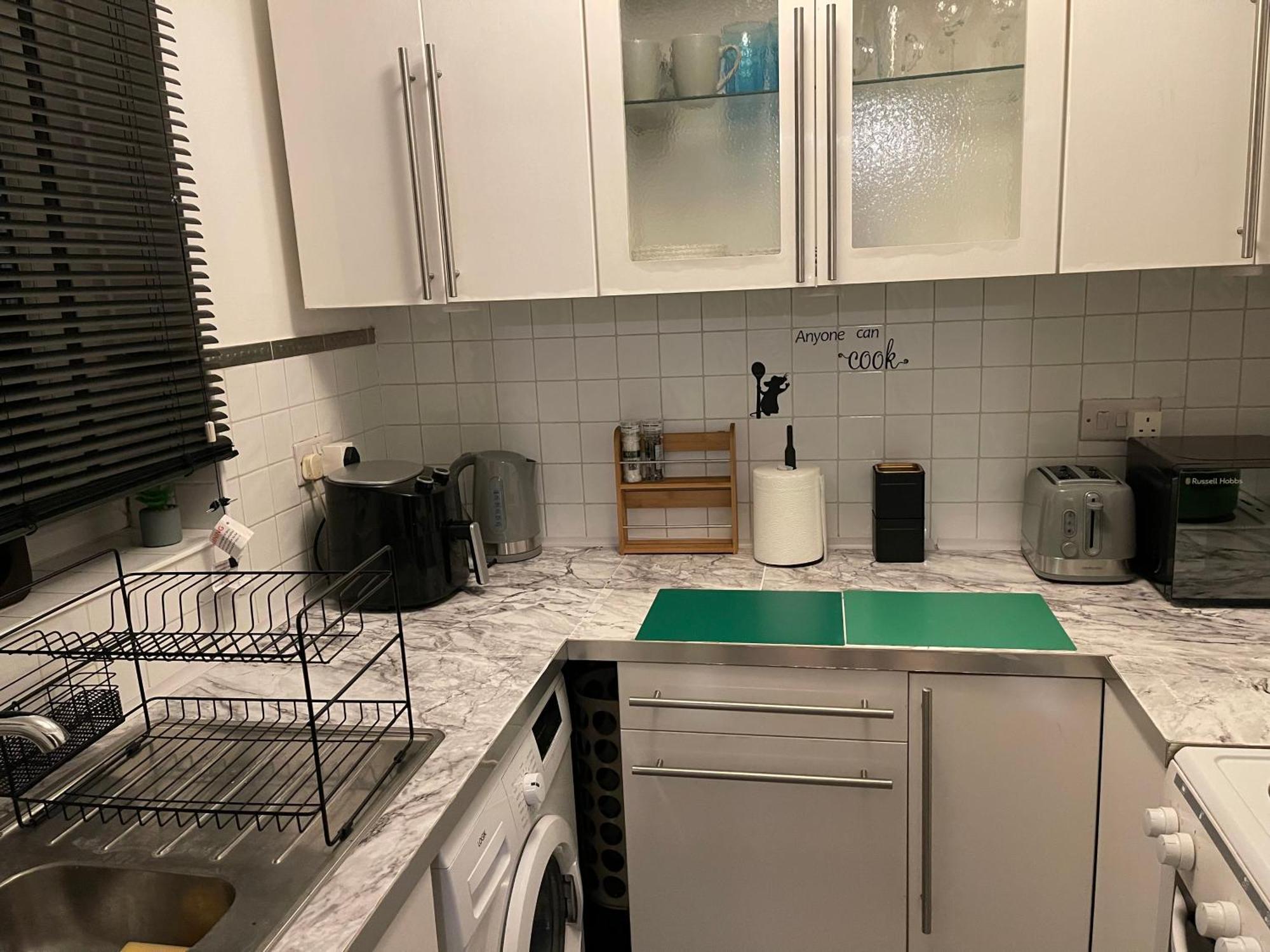 Cosy Flat Behind A Creekbeach In Grays Bagian luar foto