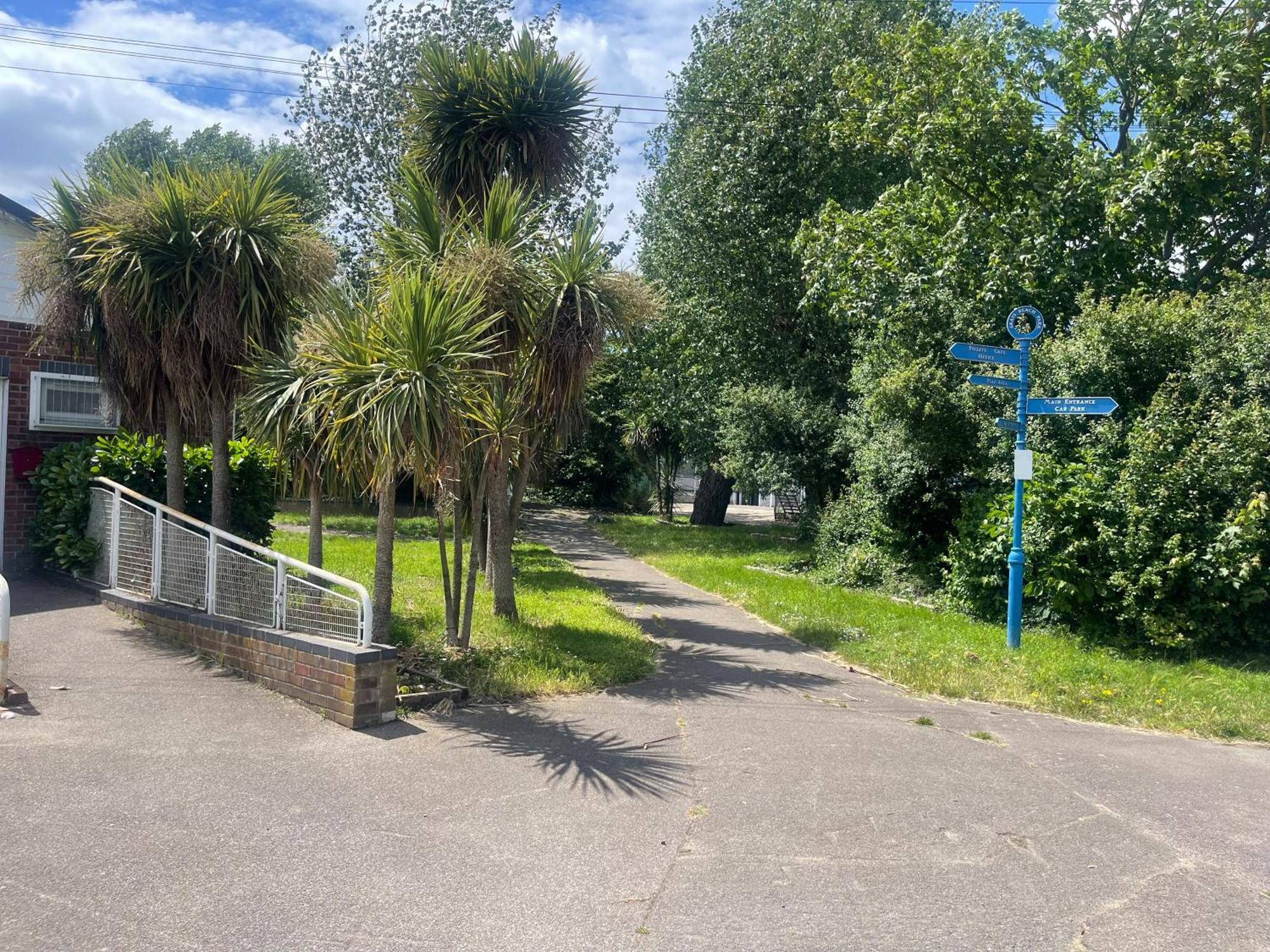 Cosy Flat Behind A Creekbeach In Grays Bagian luar foto